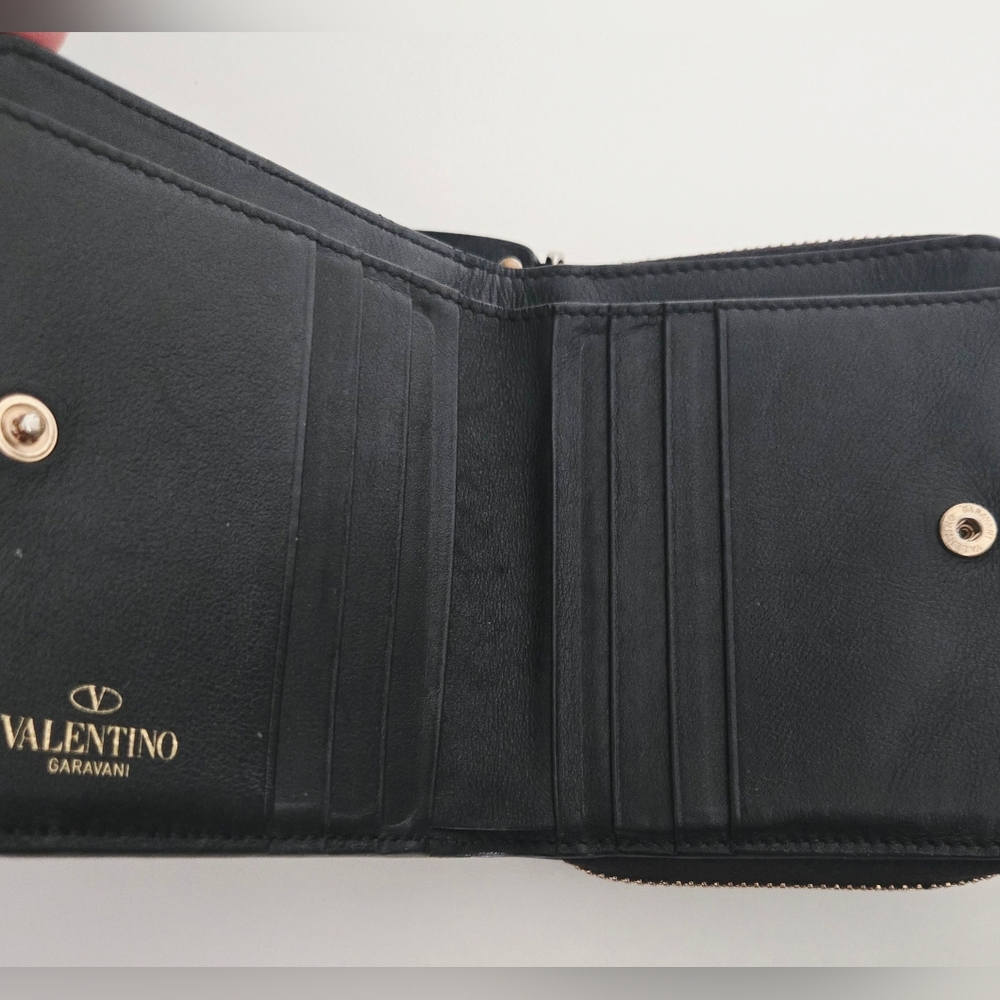 Authentic VALENTINO Garavani Rockstud Bifold Compact Wallet Card Holder Clutch - Picture 4 of 15